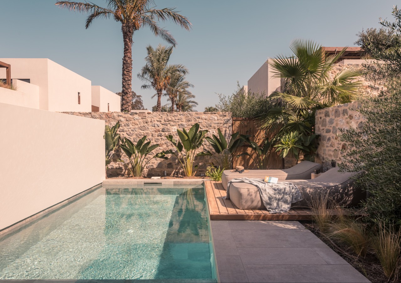 THEROS ALL SUITES HOTEL