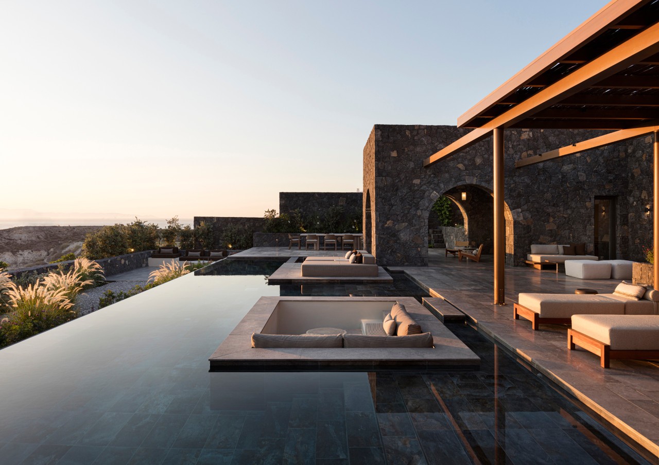 CANAVES FIVE BEDROOM VILLA