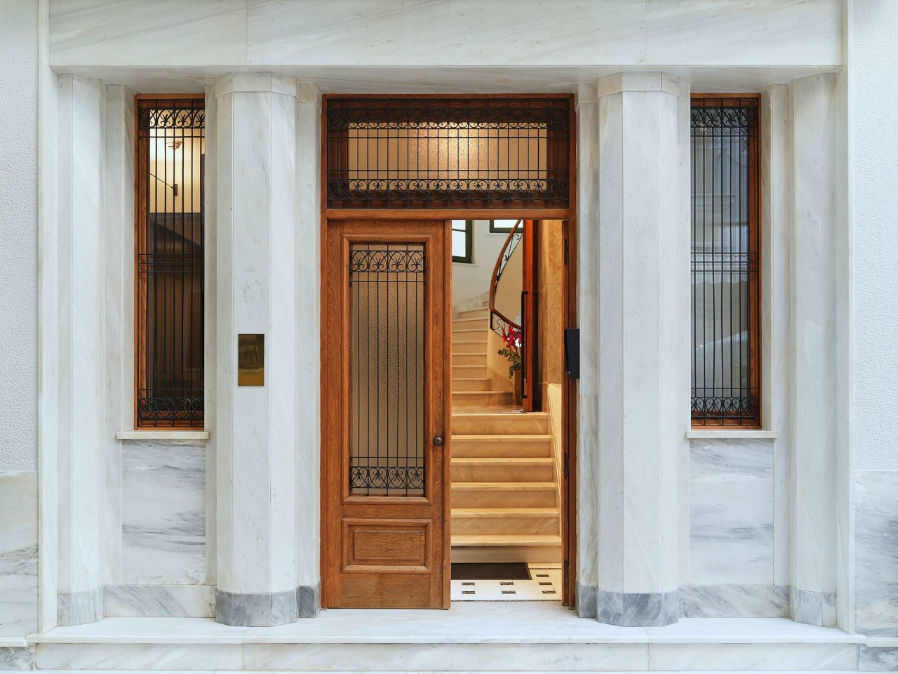 ATHENS CAPITAL SUITES MGALLERY COLLECTION