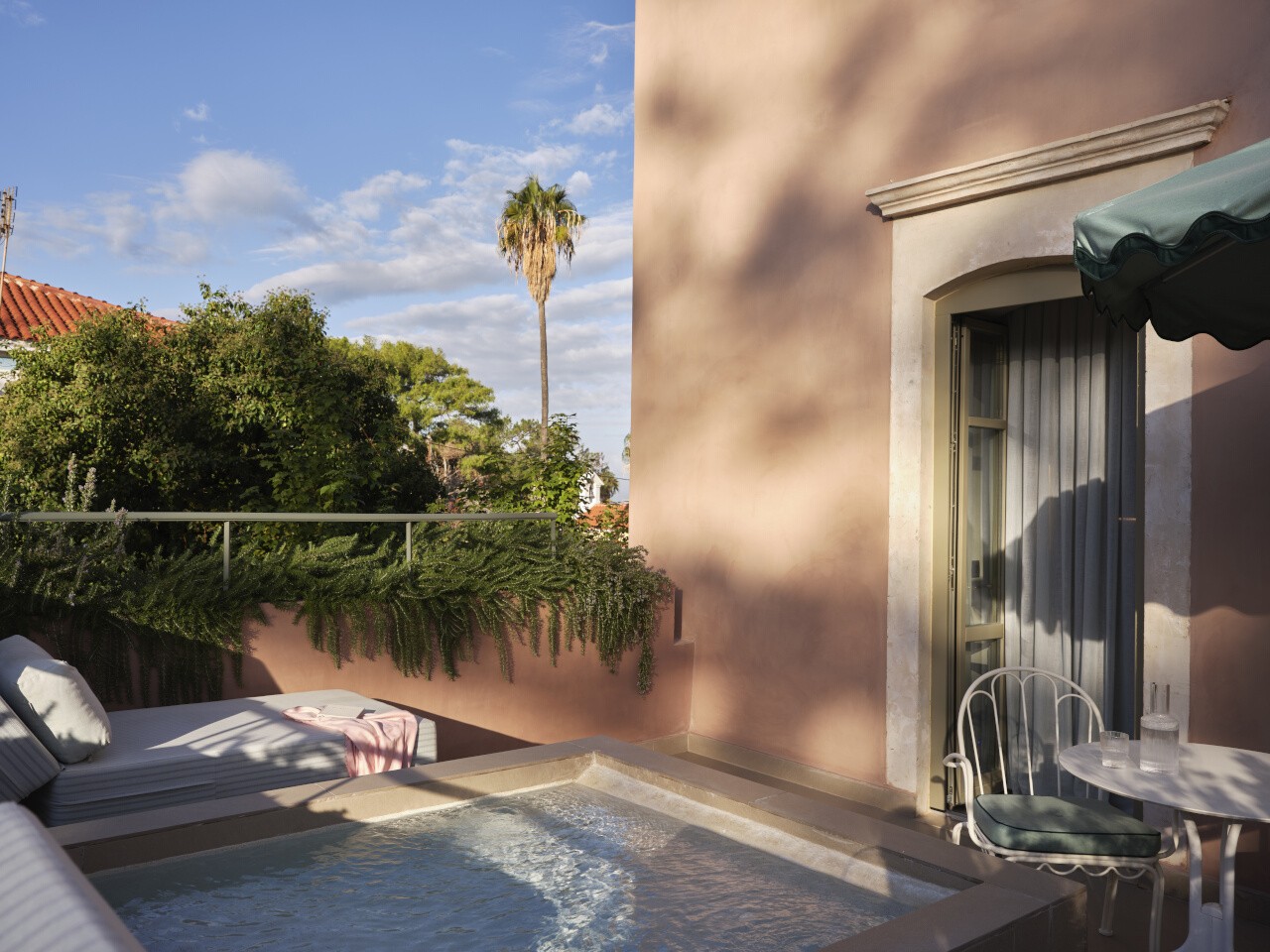 DOMUS BLANC BOUTIQUE HOTEL