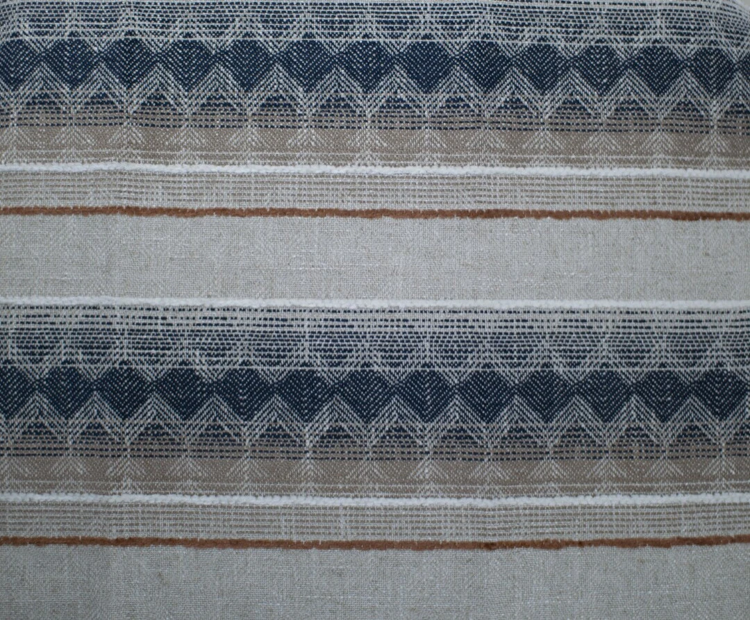 Ύφασμα ΣΤΟΦΑ ΜΠΕΖ ΜΕ ΓΕΩΜΕΤΡΙΚΟ ΣΧΕΔΙΟ EN 1